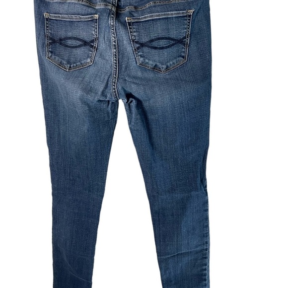 Abercrombie & Fitch Women’s Skinny Straight Leg Distressed Jeans - Picture 2 of 5
